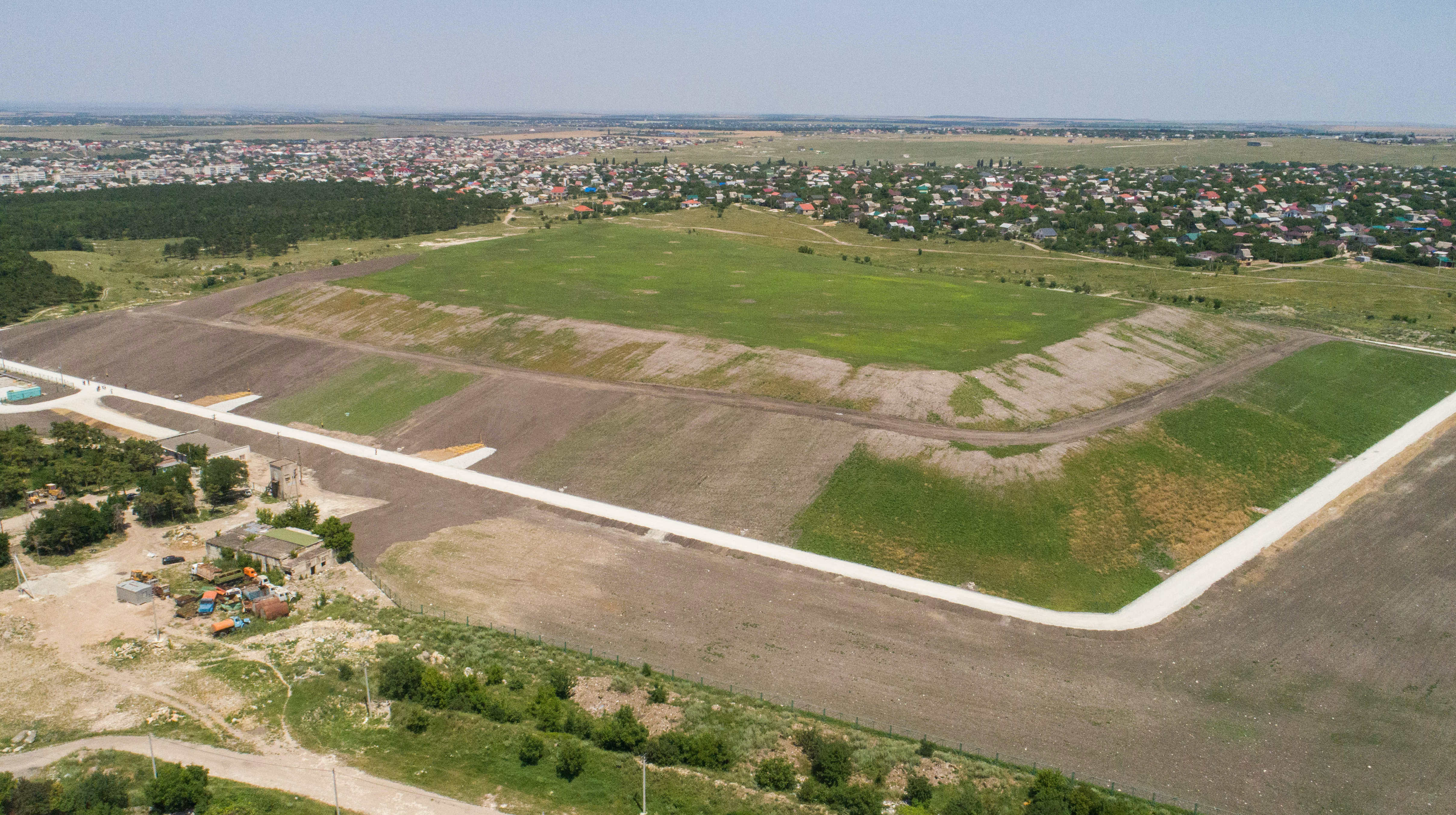 Примечания | Трехлетнюю рекультивацию свалки в Каменке наконец завершили