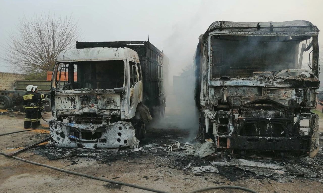 В Первомайском районе Крыма сгорели два грузовика - Примечания