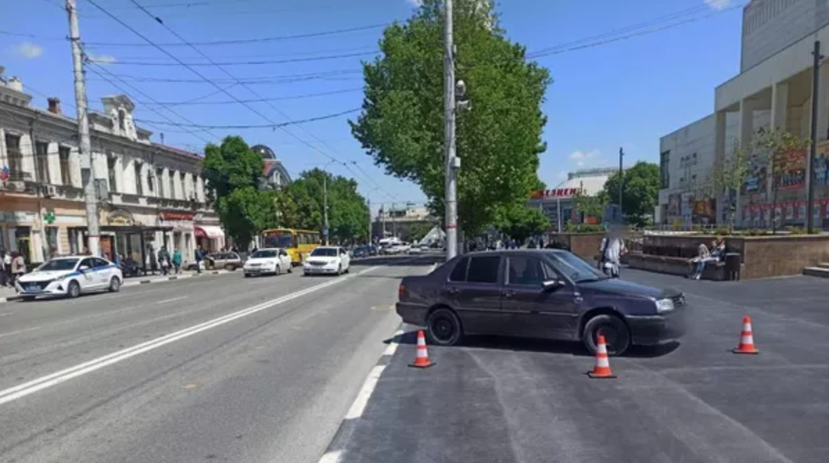 Примечания | Пешеход угодил под машину в центре Симферополя