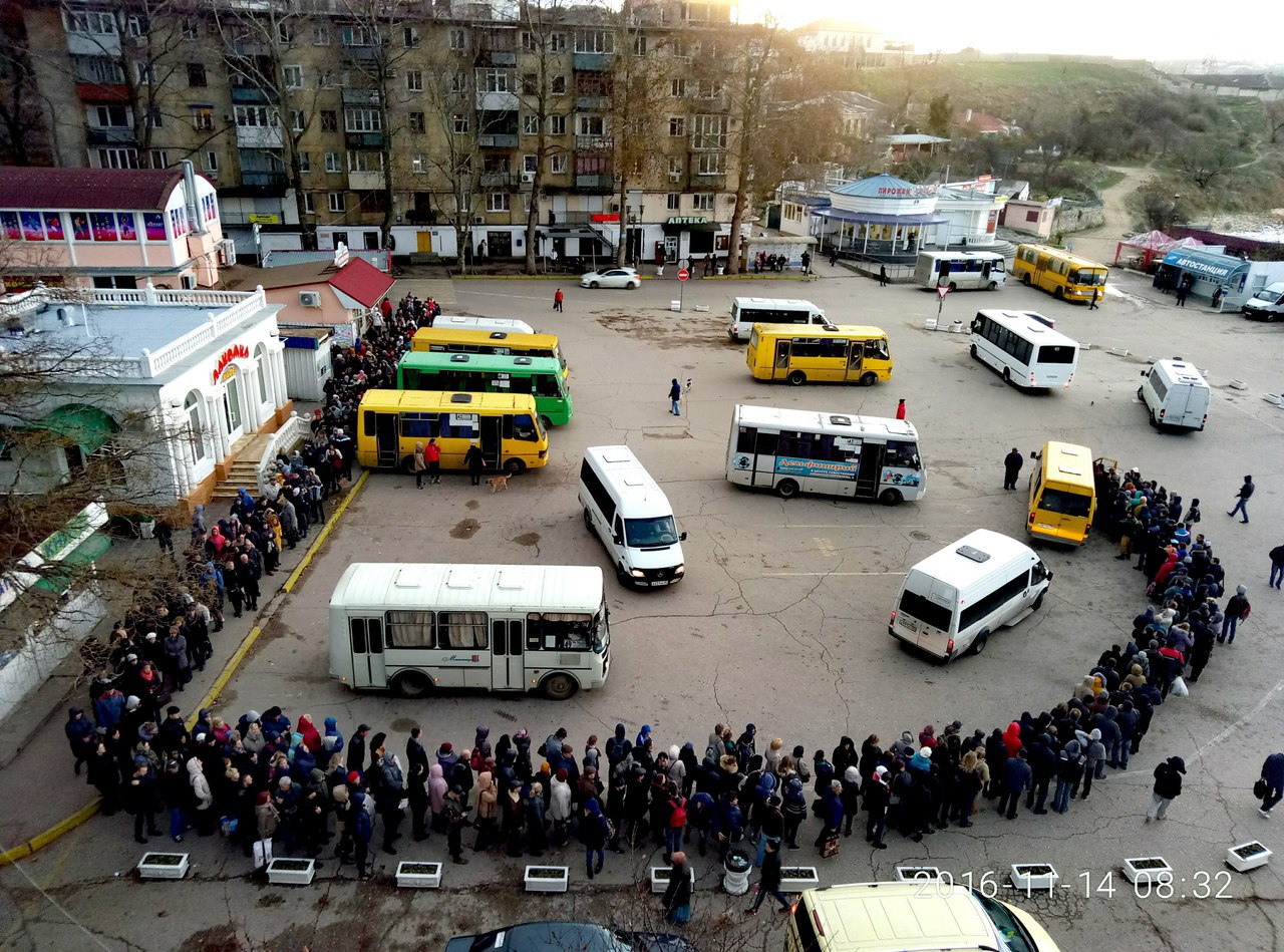 очередь на автобус в москве