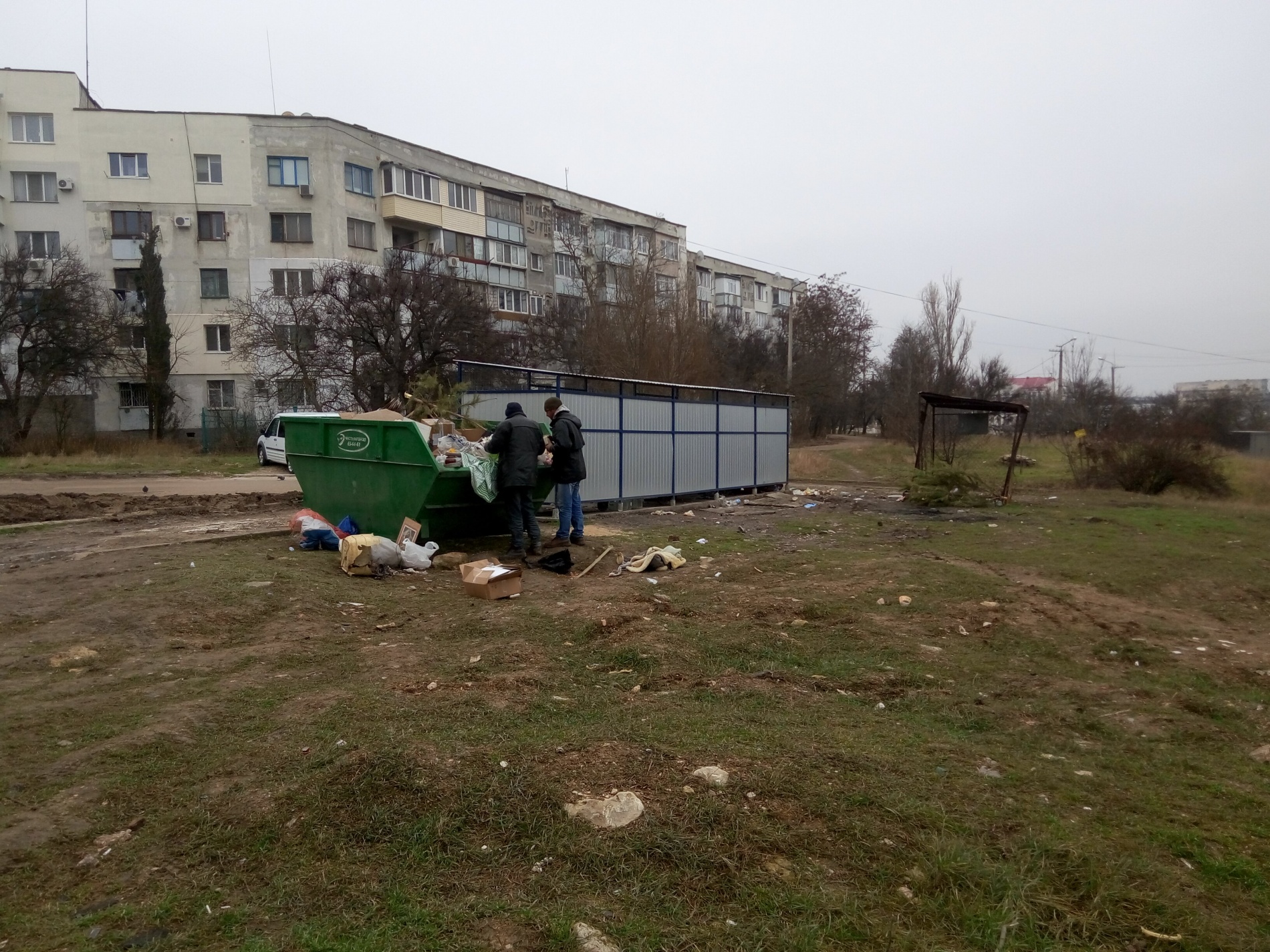 Примечания | Бомжи, грязь, парковка на газоне — вэлкам ту Остряки