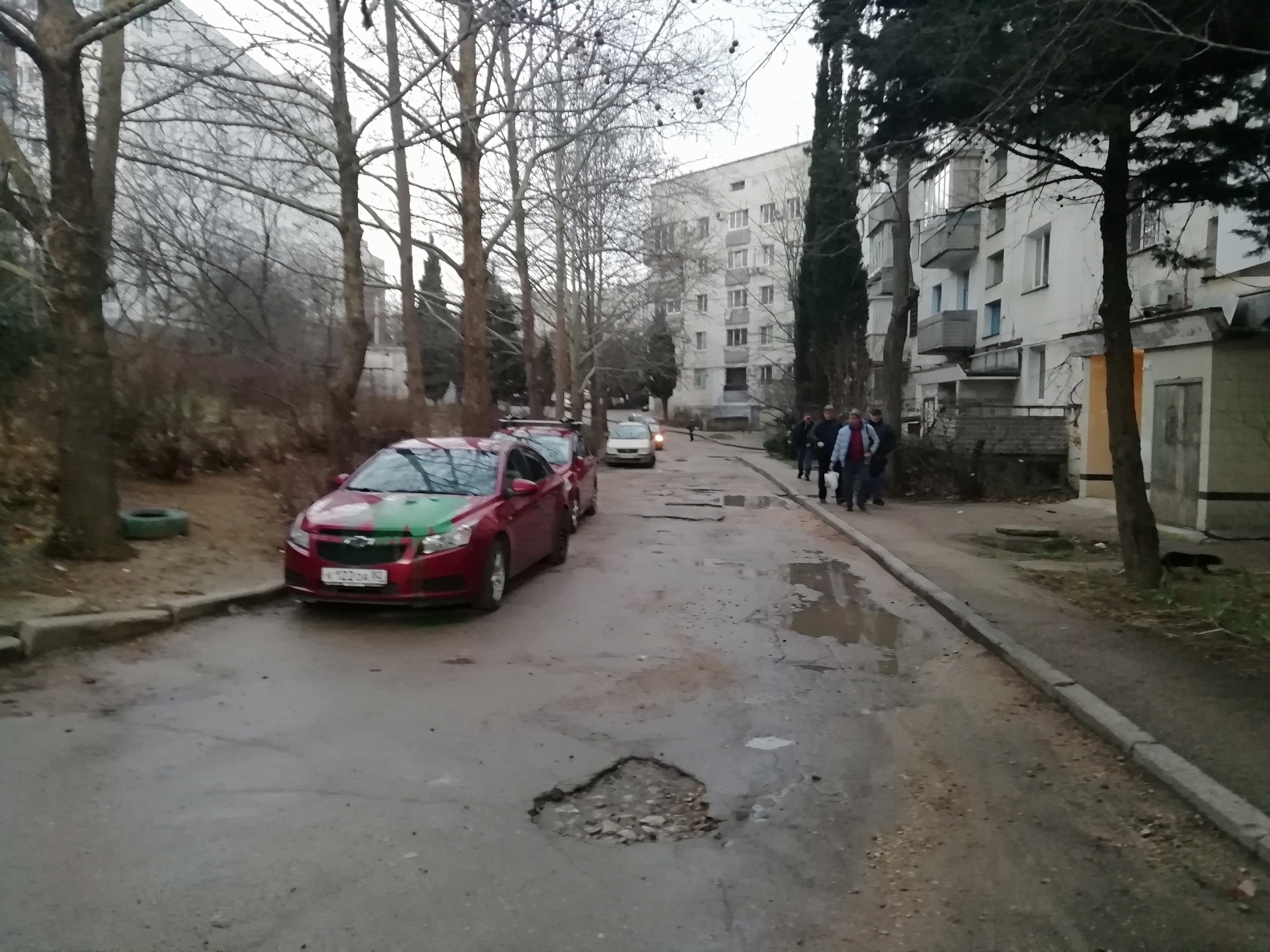 Примечания | В Севастополе неизвестные обливают краской автомобили