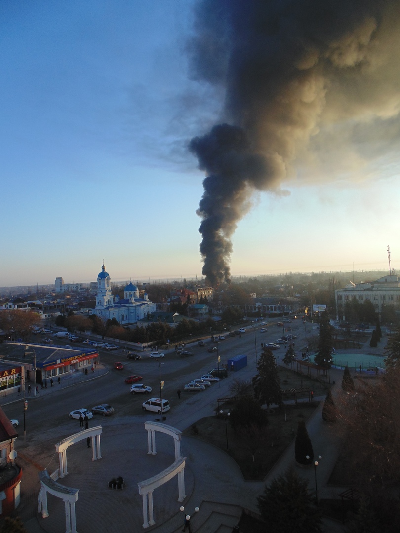 Примечания | В жилом районе города Саки тушат крупный пожар