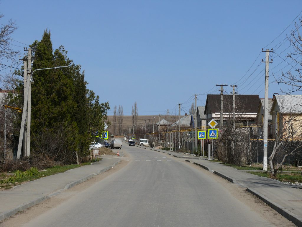 По абрикосовой улицы. Село Полюшко Севастополь.