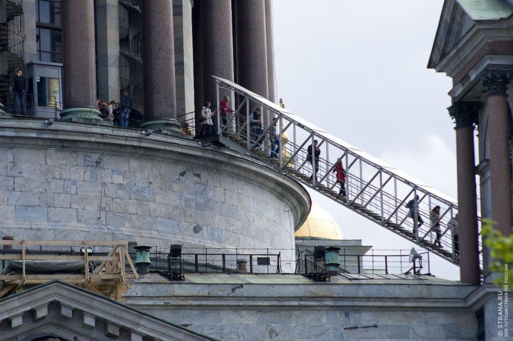 Ночной Петербург колоннада Исаакиевского собора